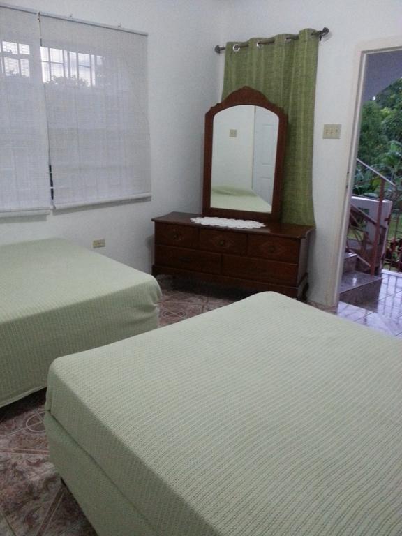 Polish Princess Guest House Port Antonio Eksteriør bilde