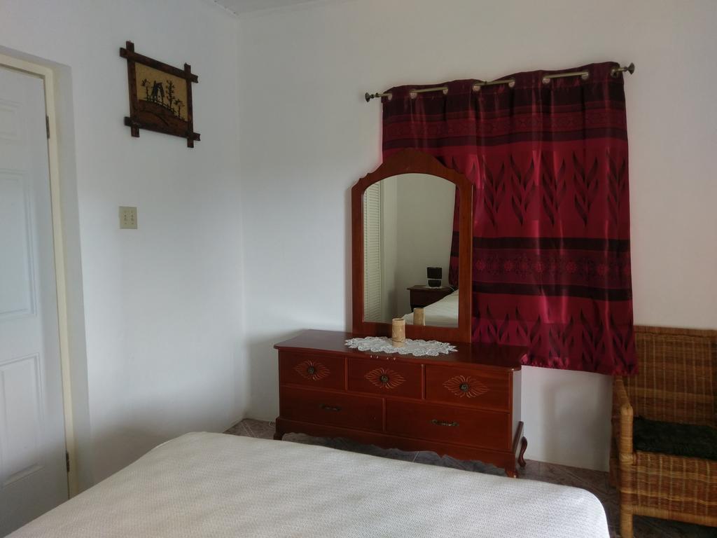 Polish Princess Guest House Port Antonio Eksteriør bilde