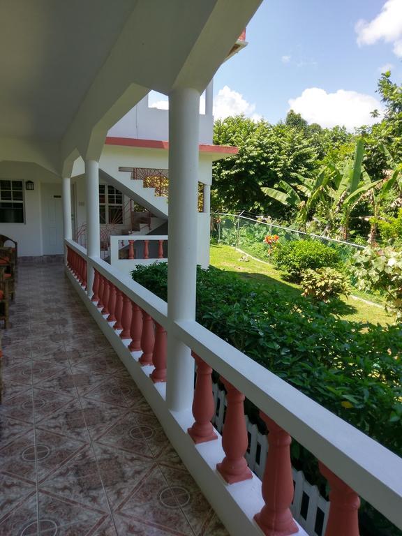 Polish Princess Guest House Port Antonio Eksteriør bilde